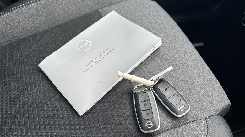 Nissan Qashqai 1.3 DiG-T MH N-Connecta 5dr Petrol Hatchback